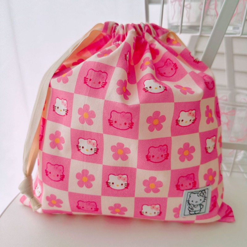 Hello Kitty Cloth Fashion Art  - огляд і ціна Women'S Vanity Accessories