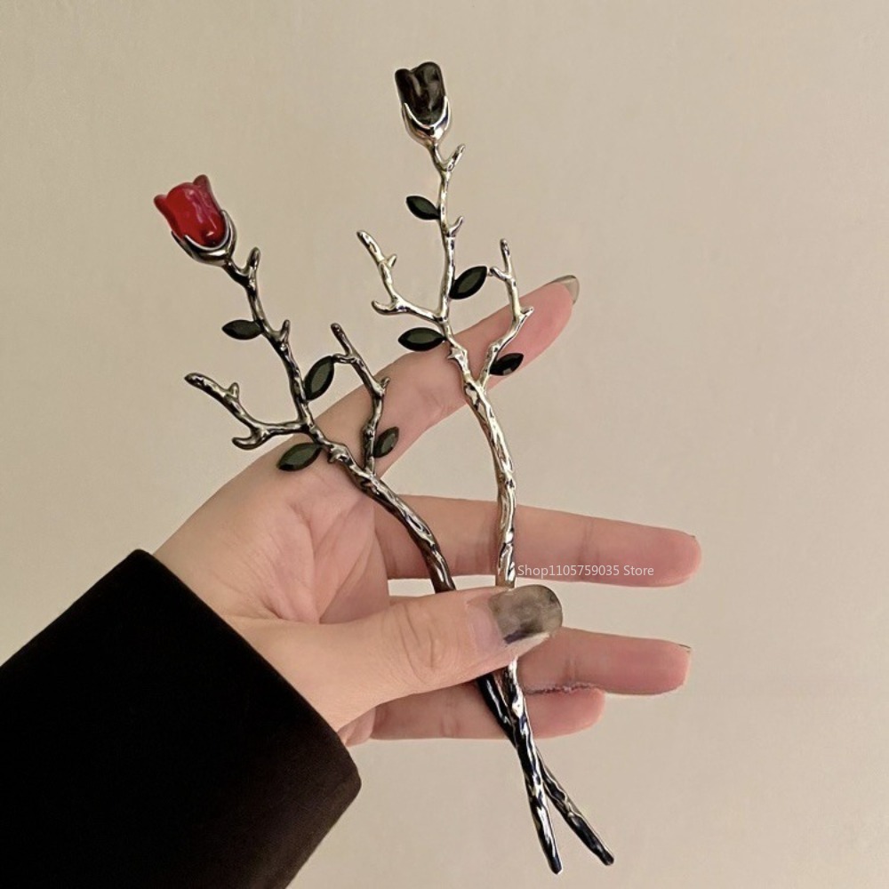 Vintage Metal Red Rose Flower  - огляд і ціна Women'S Red Accessories