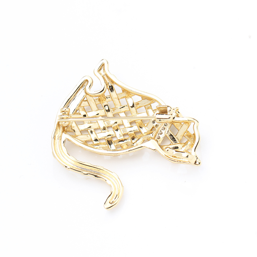 Design Sense Compilation Gold  - огляд і ціна Brooch Pin Gold